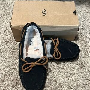Ugh Dakota slippers